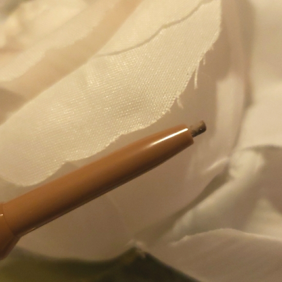 🌟🧚‍♀️MEDIUM BLONDE Fenty Beauty Brow MVP Ultra Fine Styler NWT - Picture 4 of 4